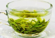 琢磨“绿茶”一词的多沉寓意及其社会文明景色，30岁女硕士爱上70岁港星身份造假被捕入狱恋情深扒真是抓马-少活7年他绝对是千古一帝-